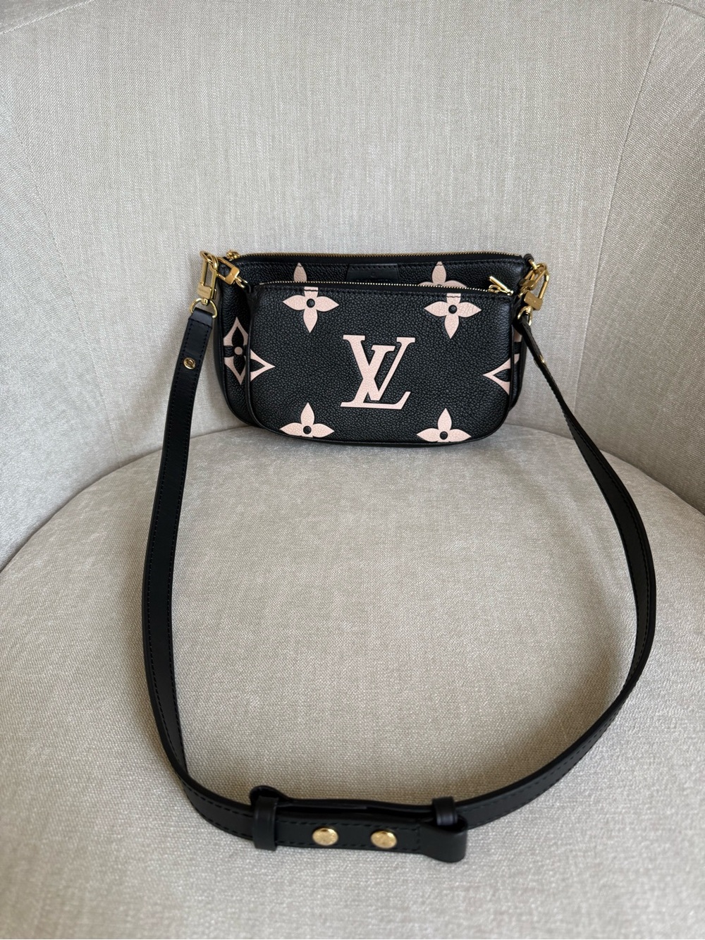 Louis Vuitton | Logo Bag - Picture 3 of 11